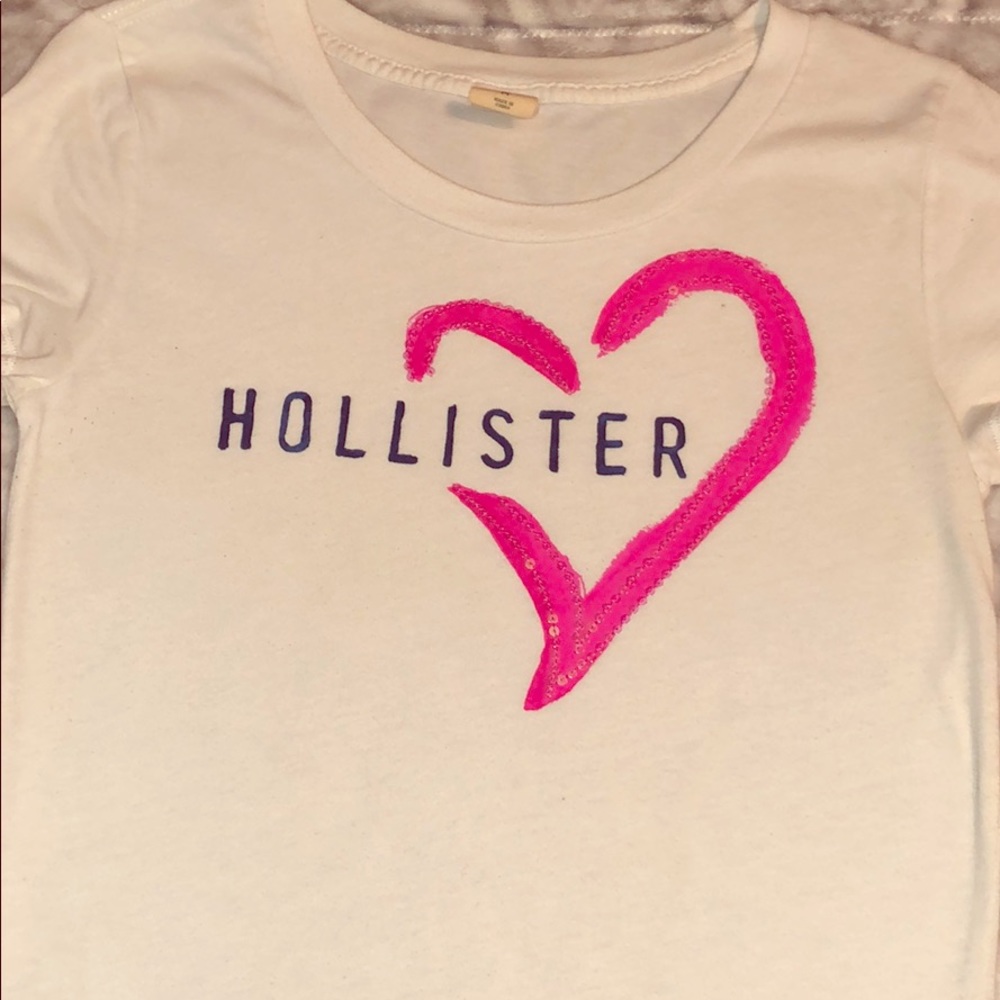 Hollister tee with pink heart
